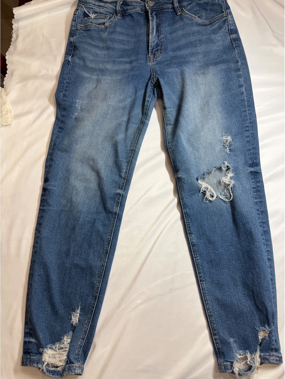 Vervet Los Angeles Women's Distressed Blue Denim Jeans Size 30